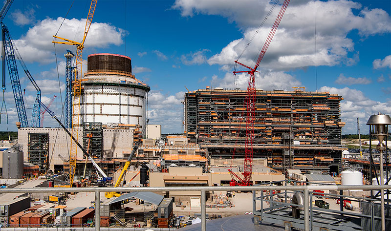 Vogtle Unit 4 containment and turbine building